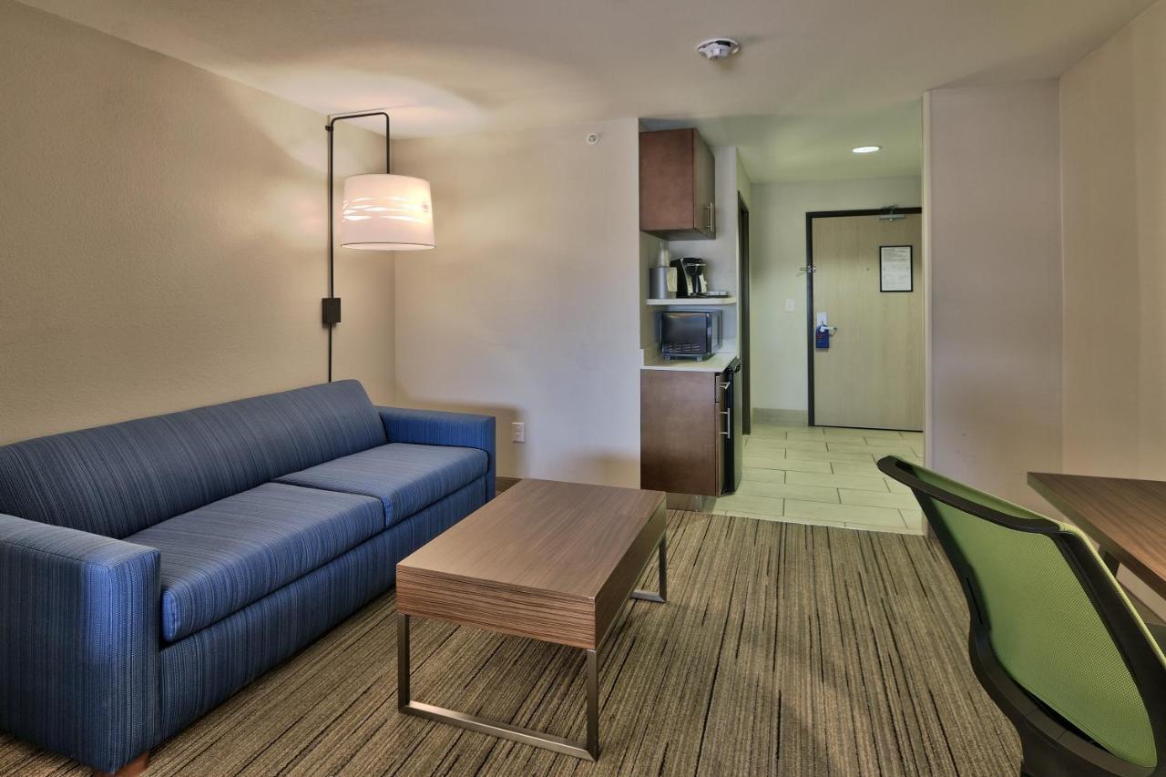 Holiday Inn Express & Suites Portales By Ihg Екстер'єр фото
