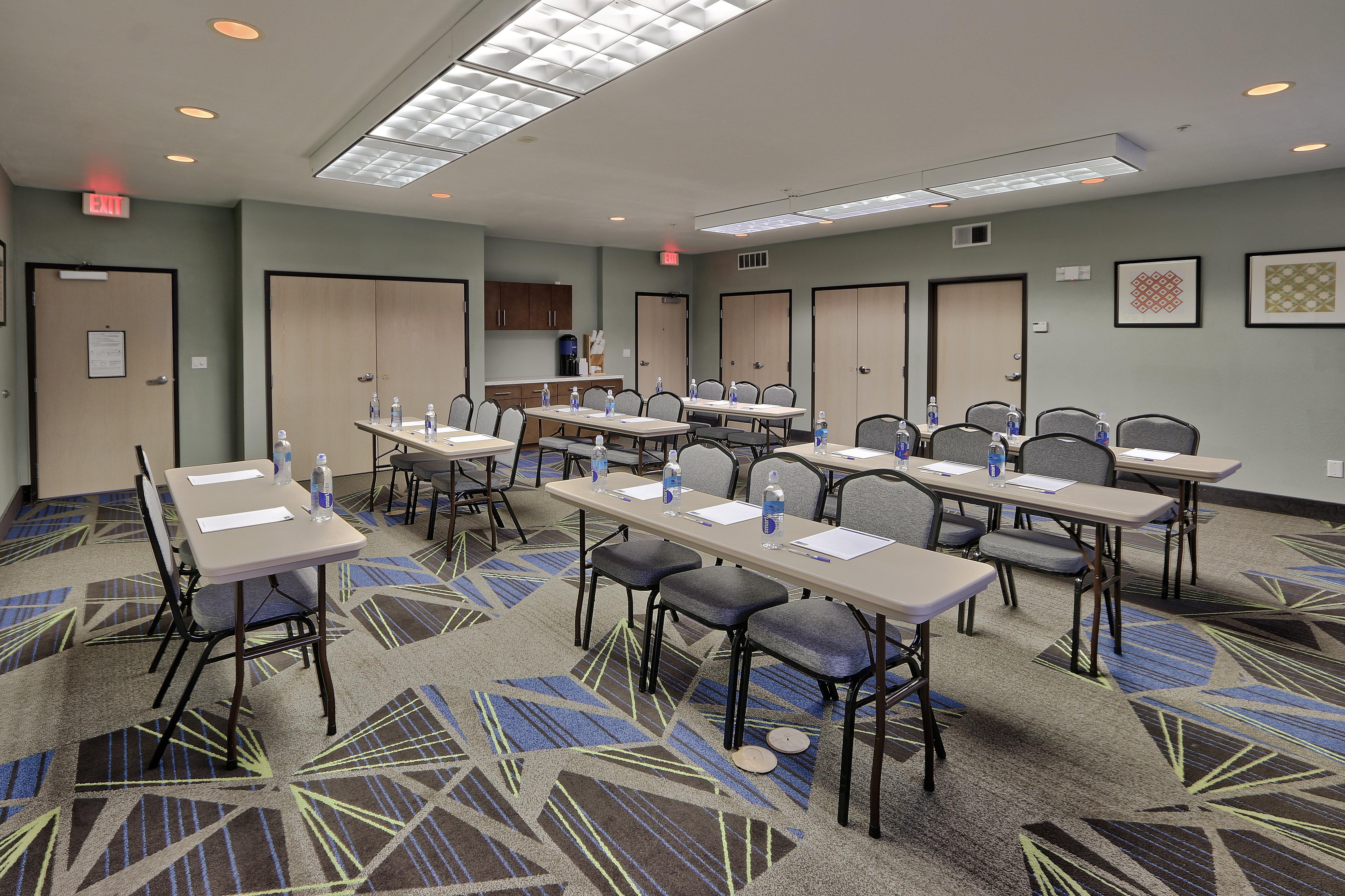 Holiday Inn Express & Suites Portales By Ihg Екстер'єр фото