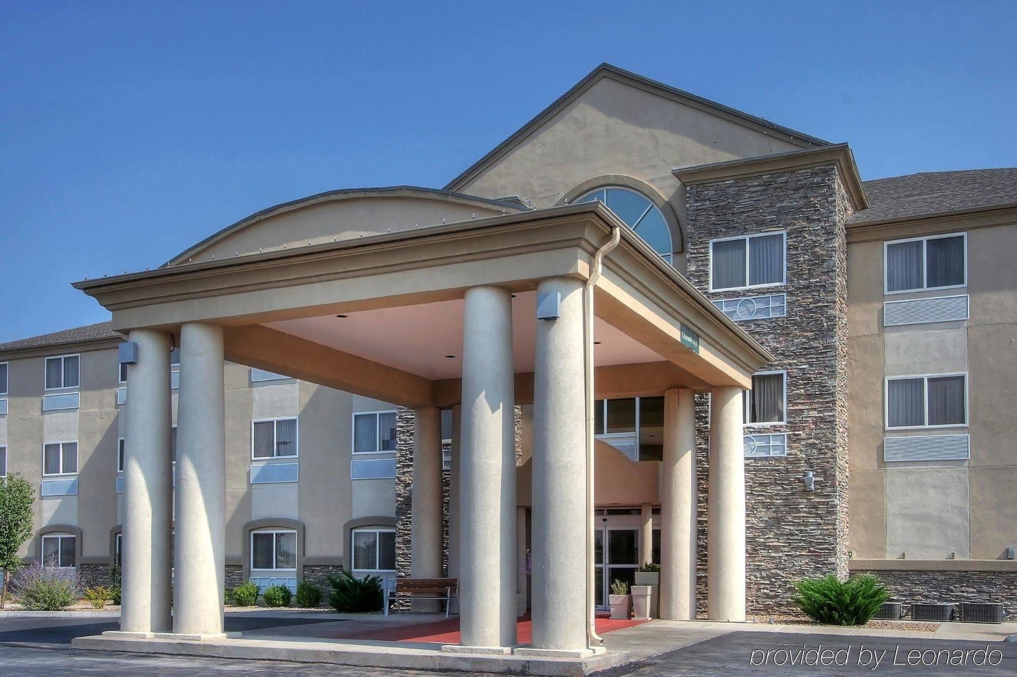 Holiday Inn Express & Suites Portales By Ihg Екстер'єр фото