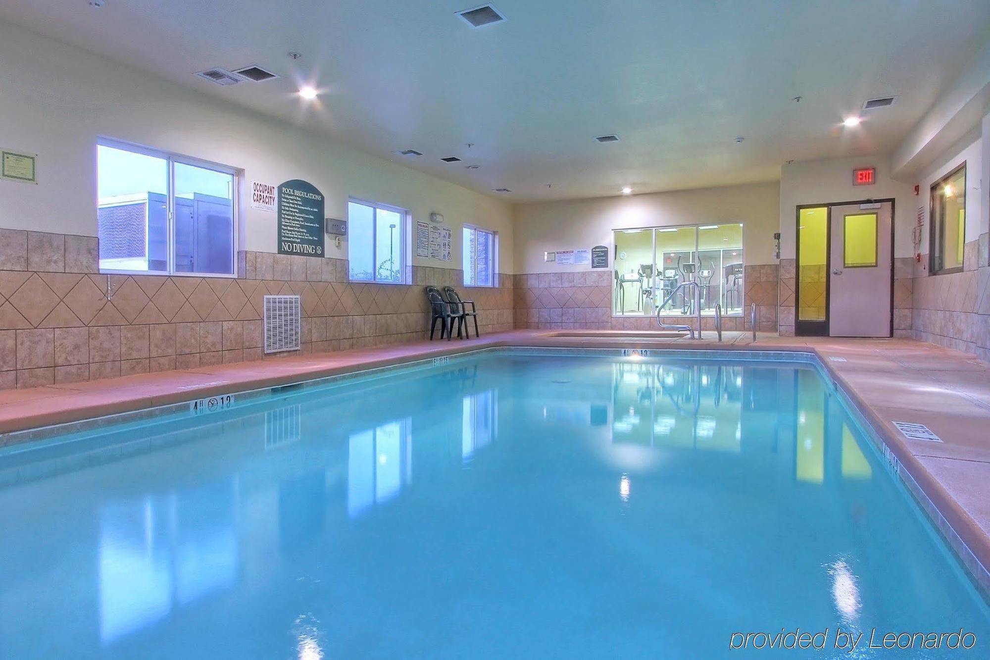 Holiday Inn Express & Suites Portales By Ihg Екстер'єр фото