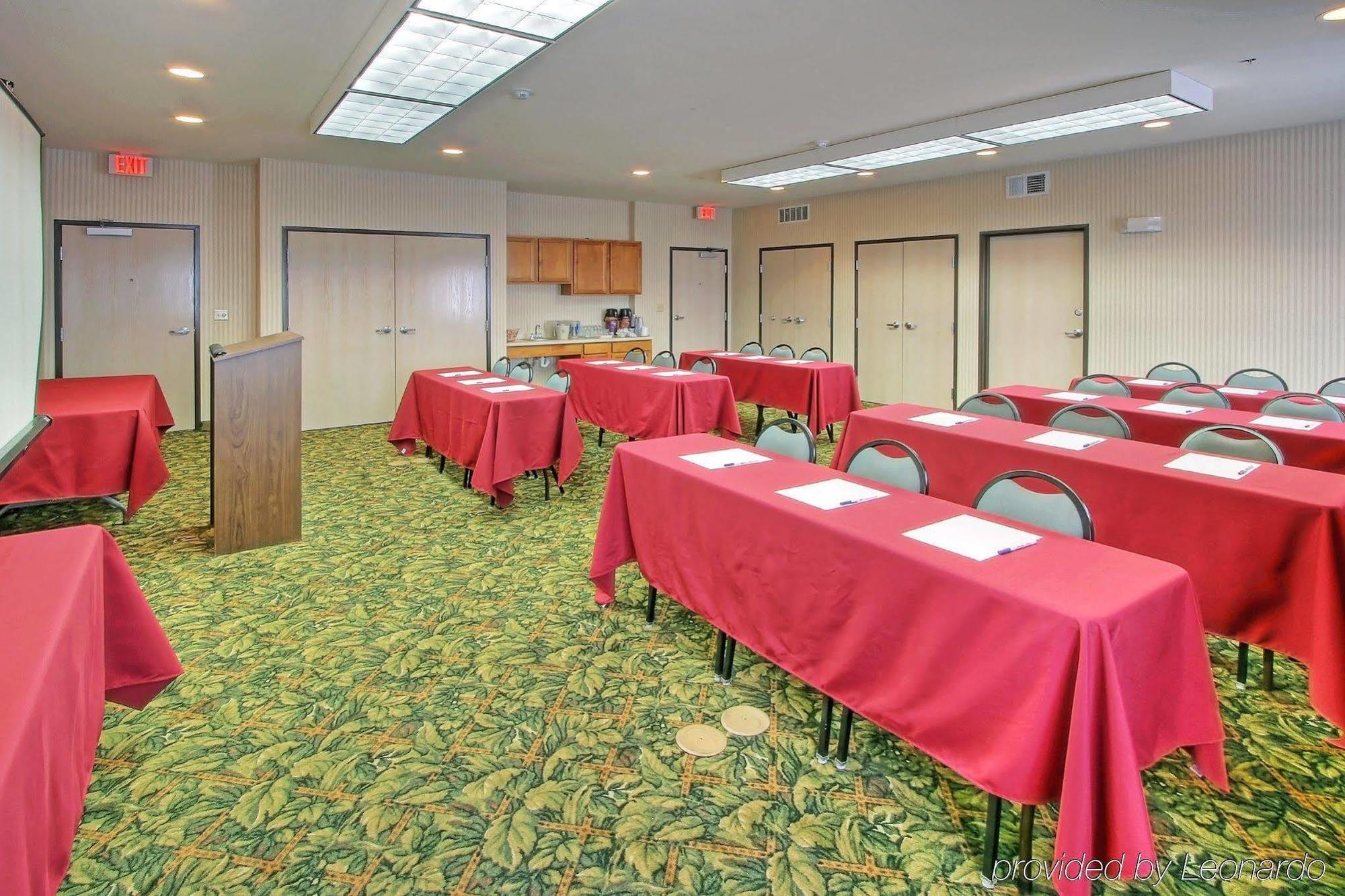 Holiday Inn Express & Suites Portales By Ihg Екстер'єр фото