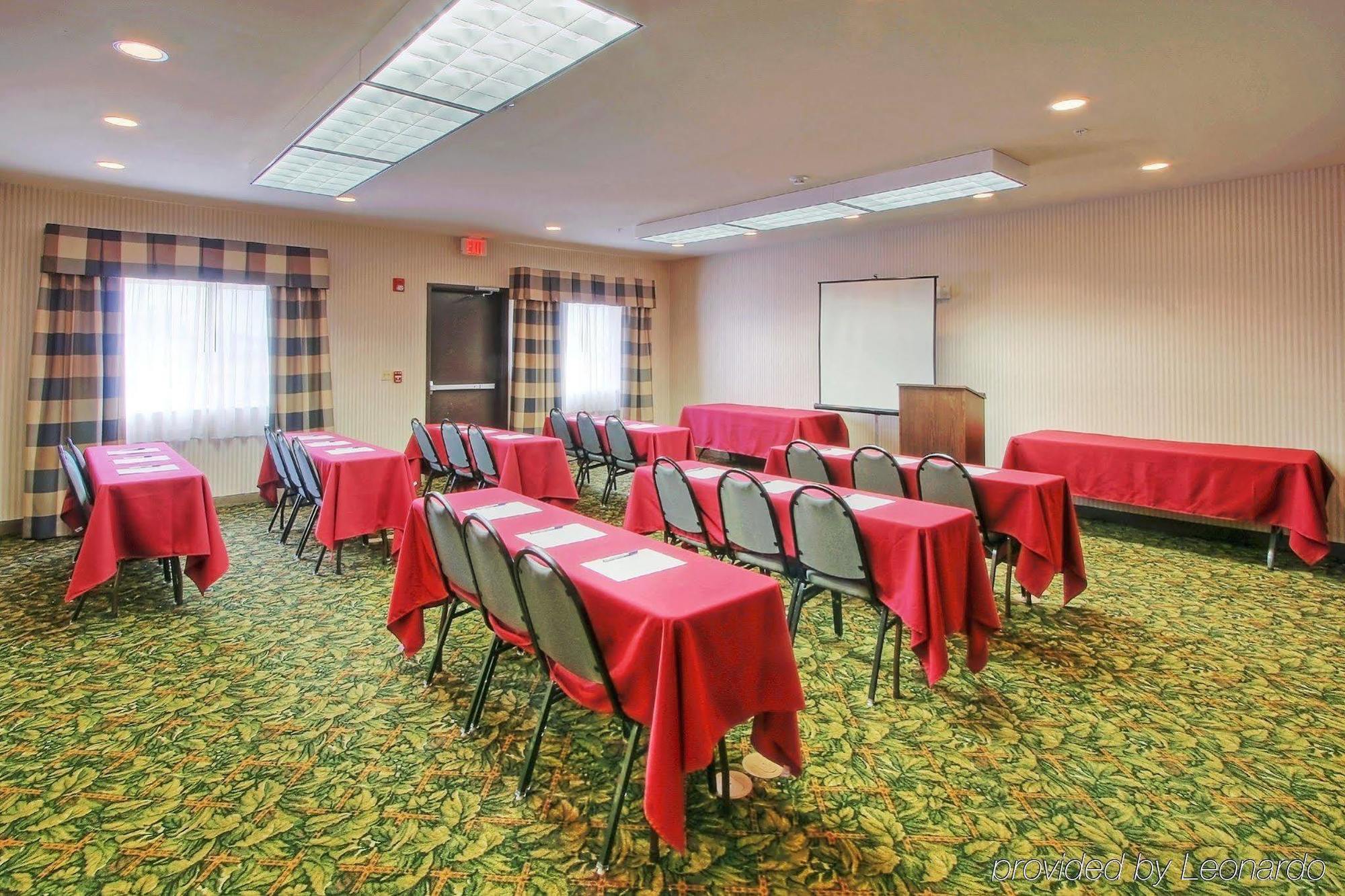Holiday Inn Express & Suites Portales By Ihg Екстер'єр фото