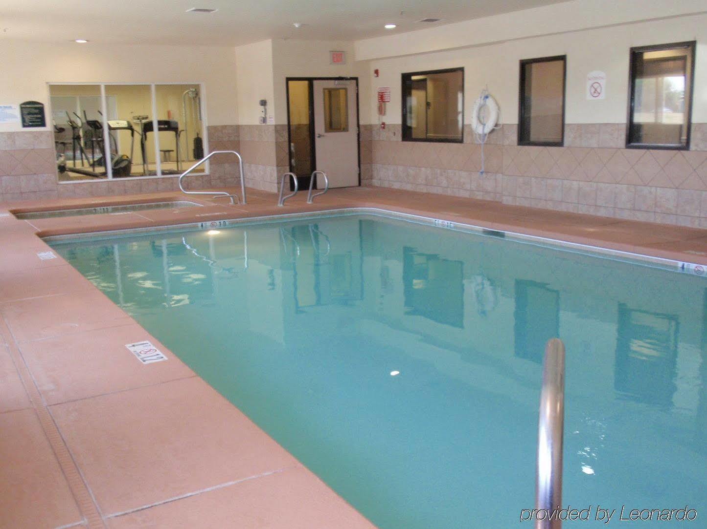 Holiday Inn Express & Suites Portales By Ihg Екстер'єр фото